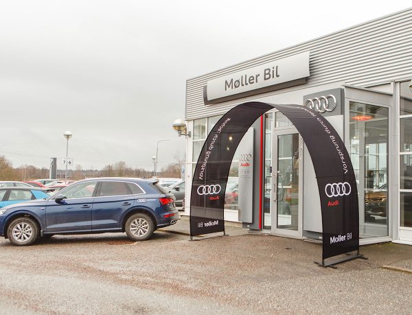Bannerbow for Car Showroom Forecourts [Audi]
